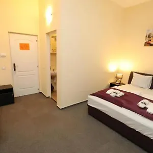 dubai-hotel-budapest.inbudapesthotels.com/