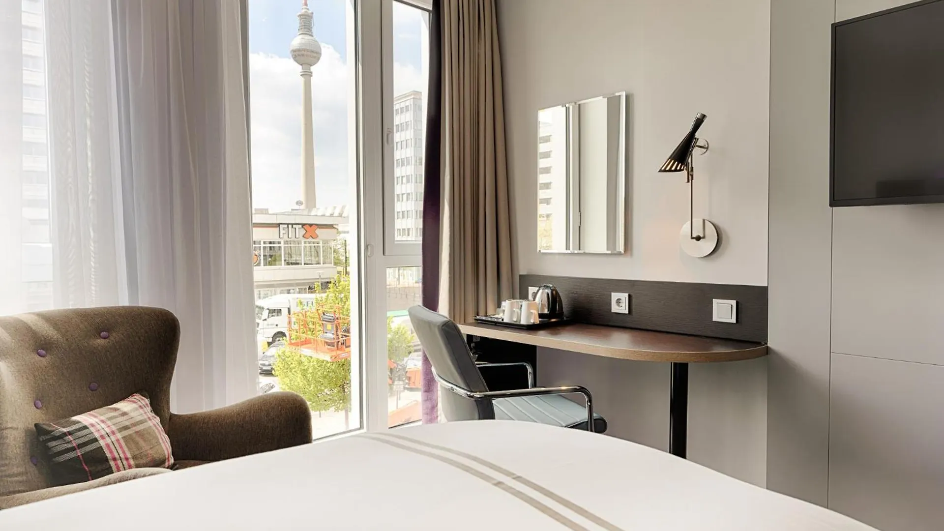 Premier Inn Berlin Alexanderplatz 3*,
