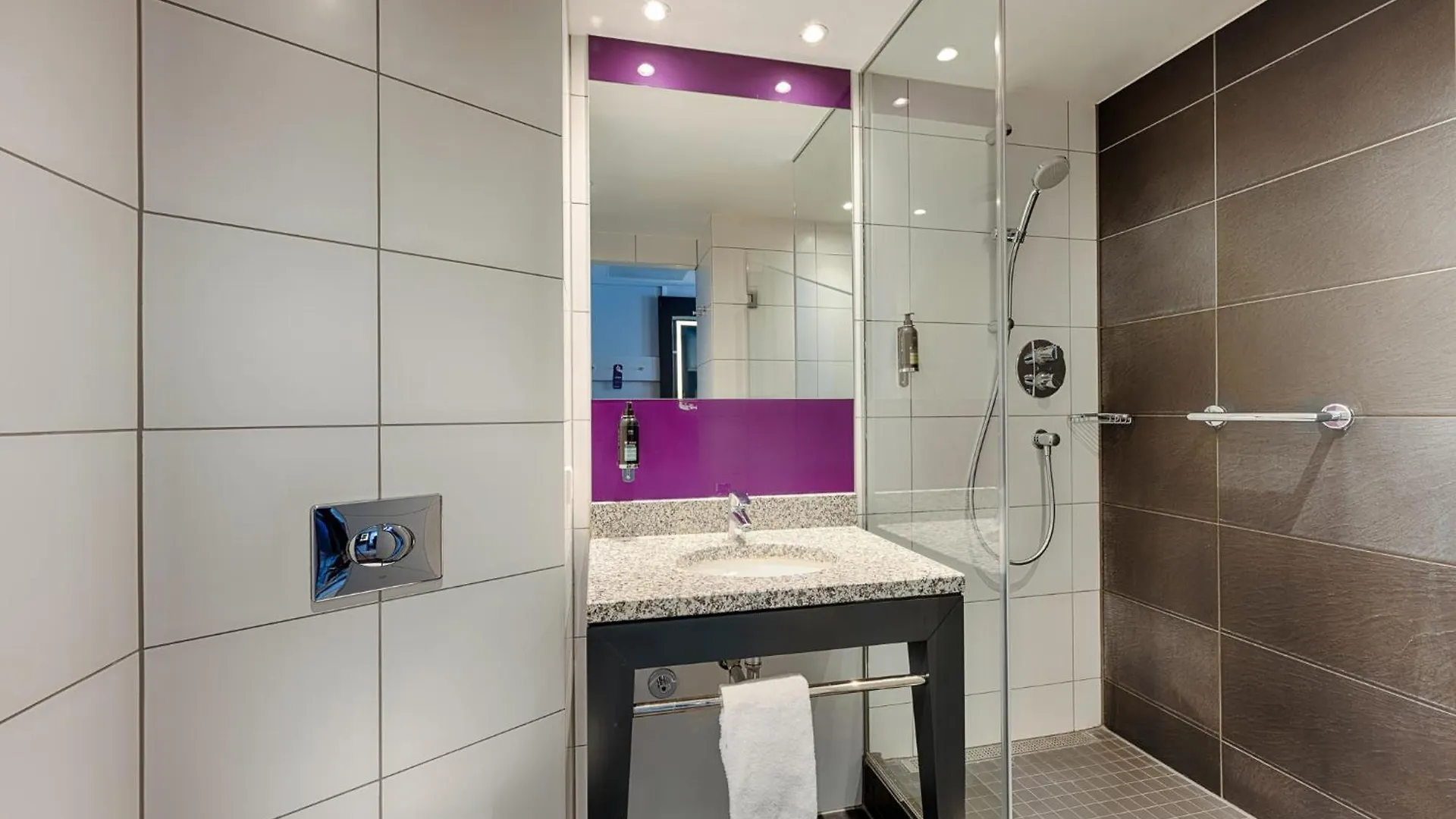 Premier Inn Berlin Alexanderplatz 3*,